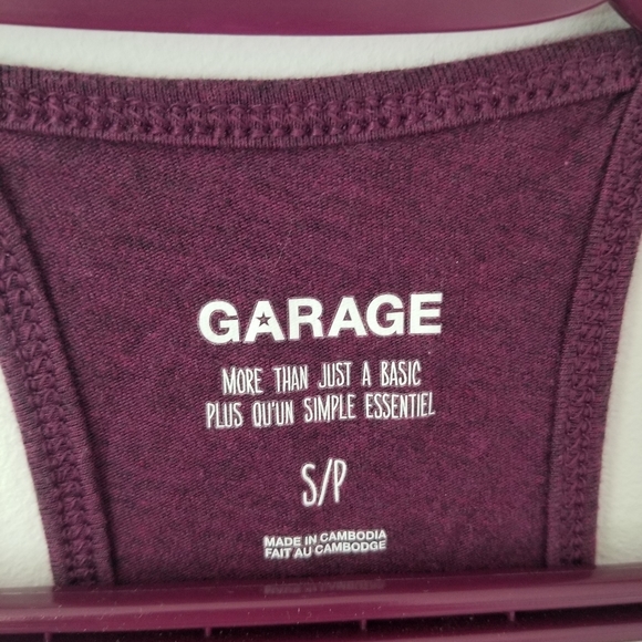 Garage burgundy tank - Picture 3 of 3